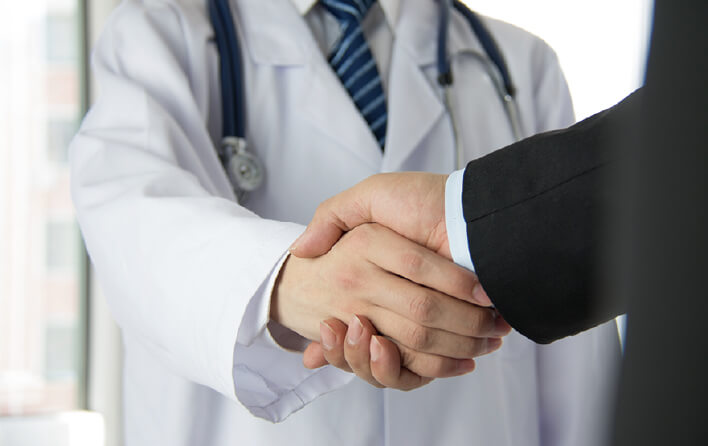 クリニックの経営上生じる様々な法律問題を
							医師・歯科医師専門の顧問弁護士が解決します。